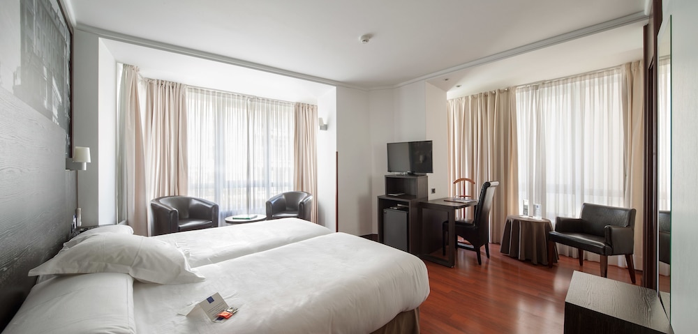 Habitación con 2 camas individuales del hotel Yoldi