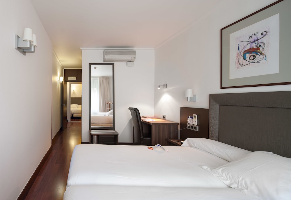 Habitación Triple del hotel Yoldi. Foto 2