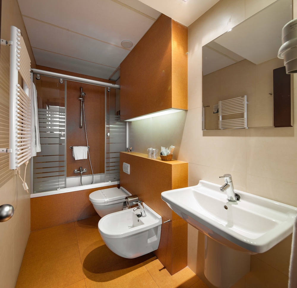 Habitación Triple del hotel Yoldi. Foto 3