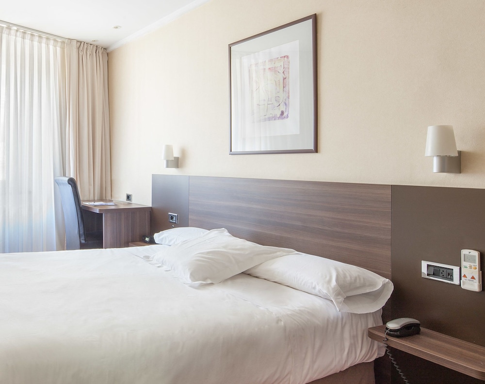 Habitación económica doble, 1 cama individual grande del hotel Yoldi. Foto 1