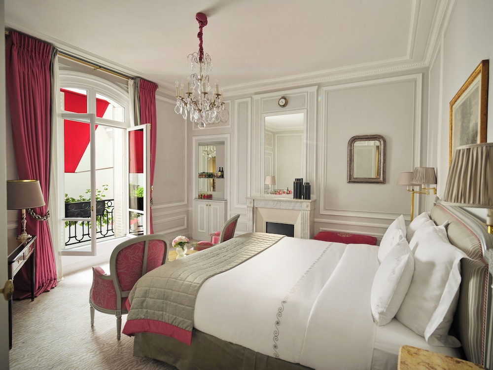 Habitación superior del hotel Plaza Athénée - Dorchester Collection. Foto 2