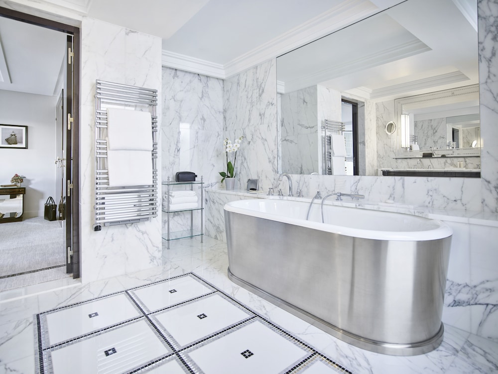 Suite Duplex avec Terrasse del hotel Plaza Athénée - Dorchester Collection. Foto 4
