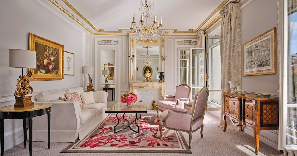 Suite Prestige Vue Avenue Montaigne avec Balcon del hotel Plaza Athénée - Dorchester Collection