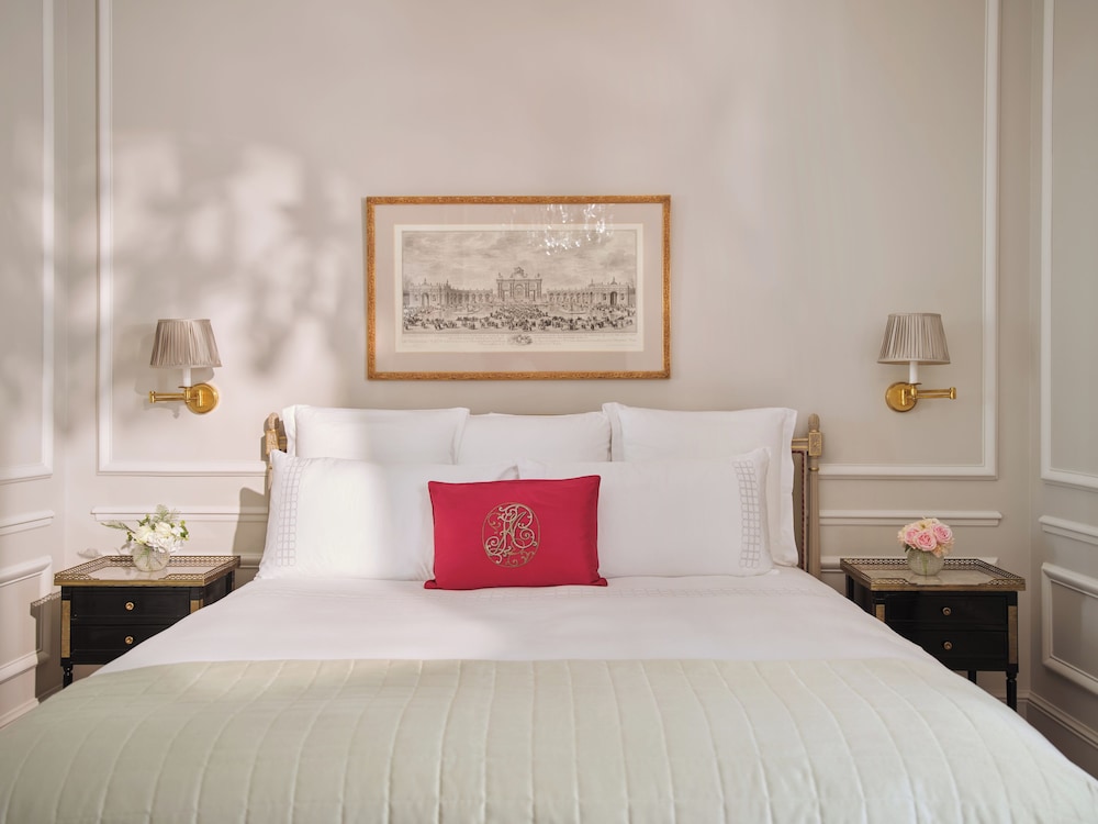 Suite superior del hotel Plaza Athénée - Dorchester Collection. Foto 1