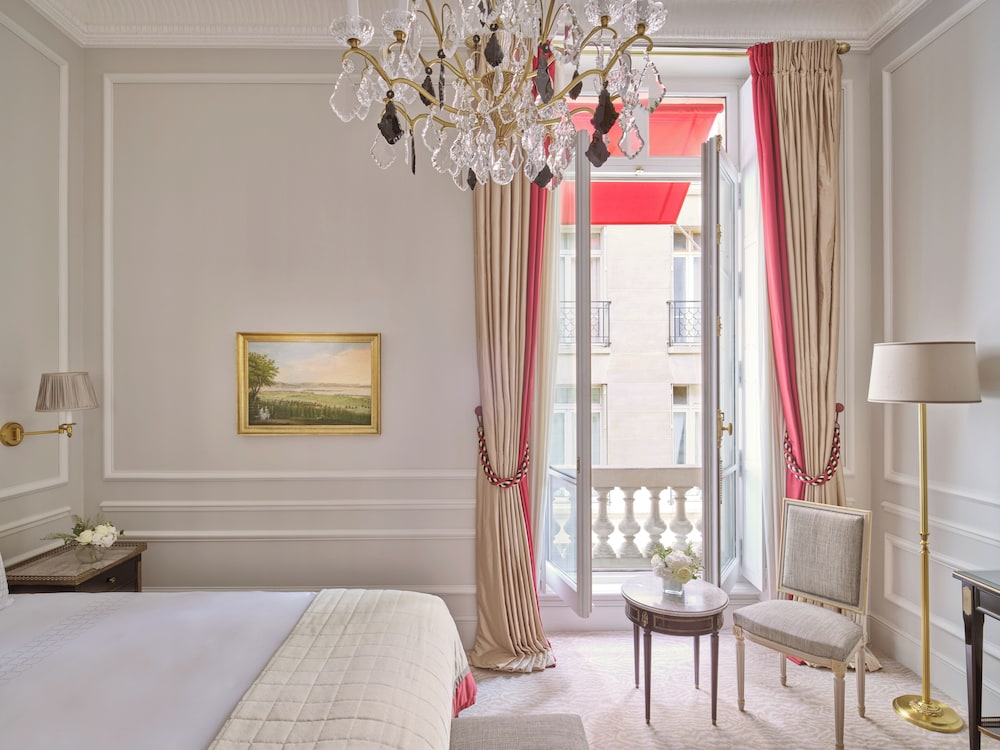 Suite superior del hotel Plaza Athénée - Dorchester Collection. Foto 4