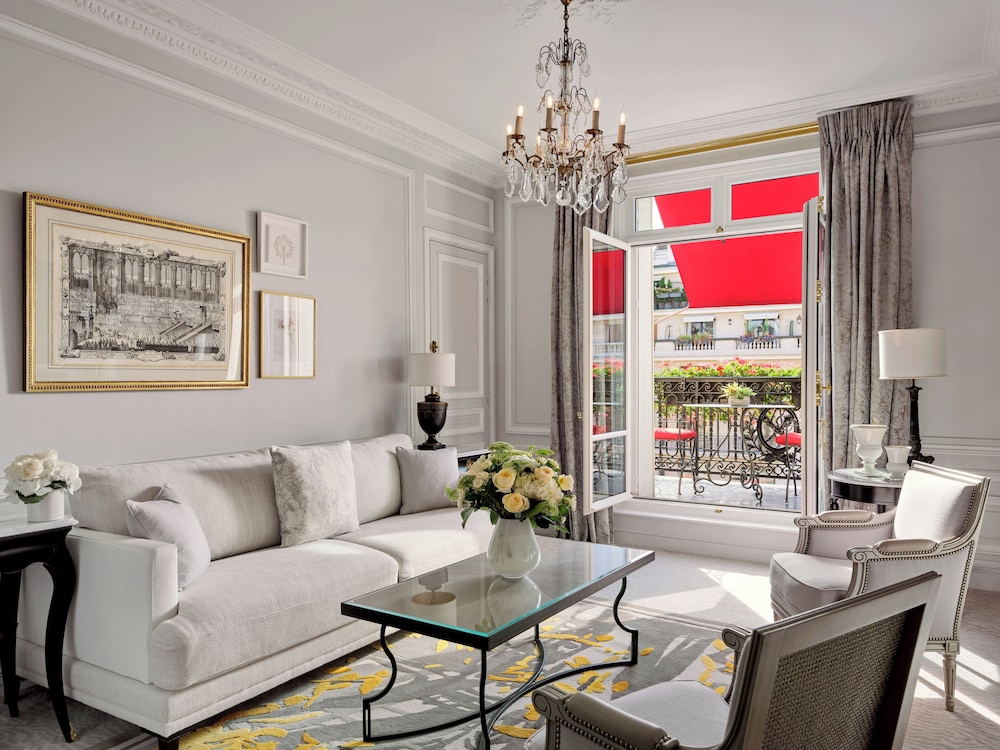 Suite Deluxe, Vue Avenue Montaigne avec Balcon del hotel Plaza Athénée - Dorchester Collection