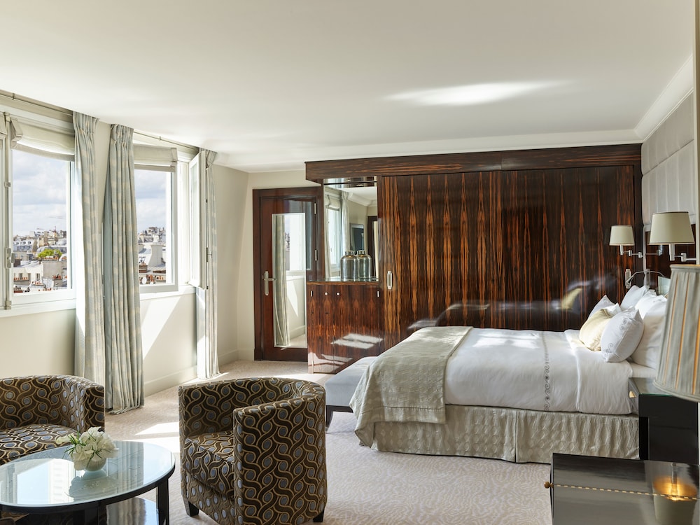 Suite Eiffel Signature del hotel Plaza Athénée - Dorchester Collection. Foto 2