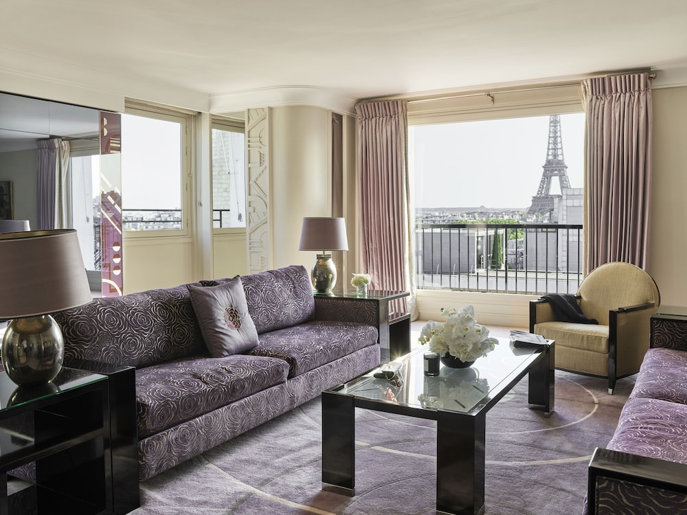 Suite Eiffel del hotel Plaza Athénée - Dorchester Collection. Foto 2