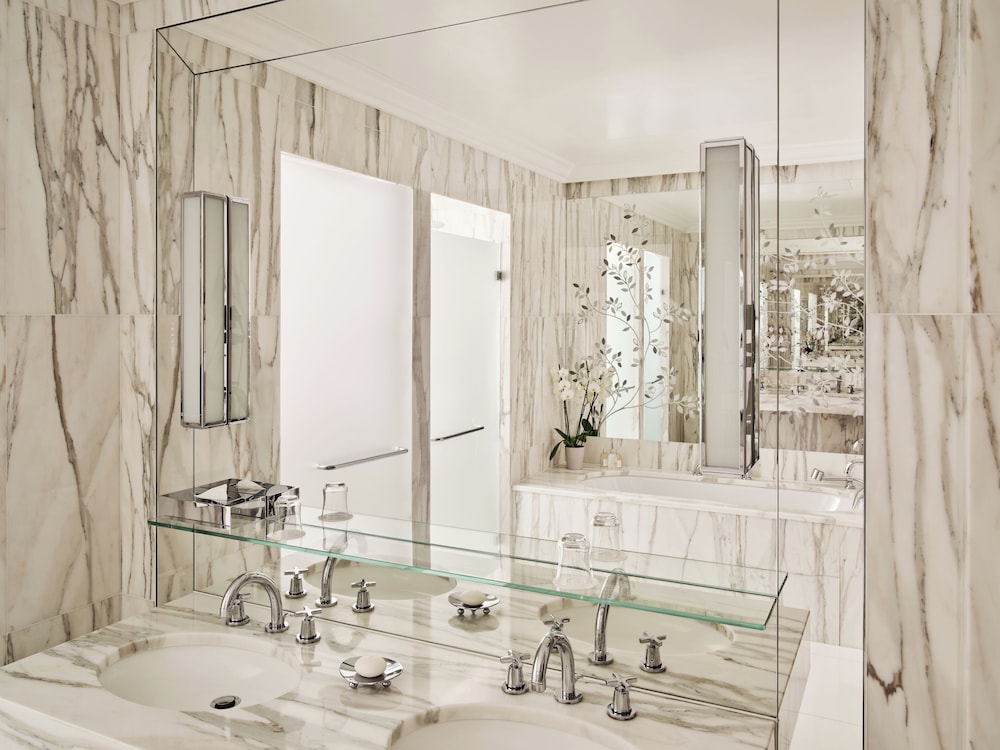 Suite Prestige del hotel Plaza Athénée - Dorchester Collection. Foto 4