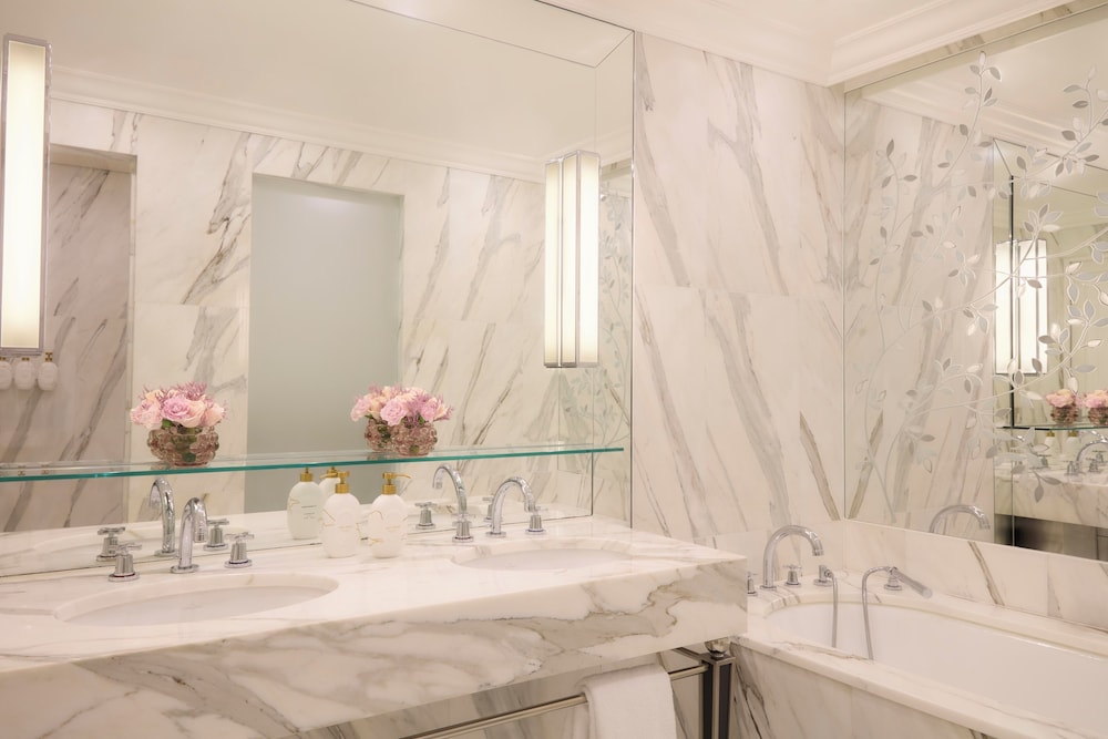 Suite (Prestige Avenue Montaigne View) del hotel Plaza Athénée - Dorchester Collection. Foto 3