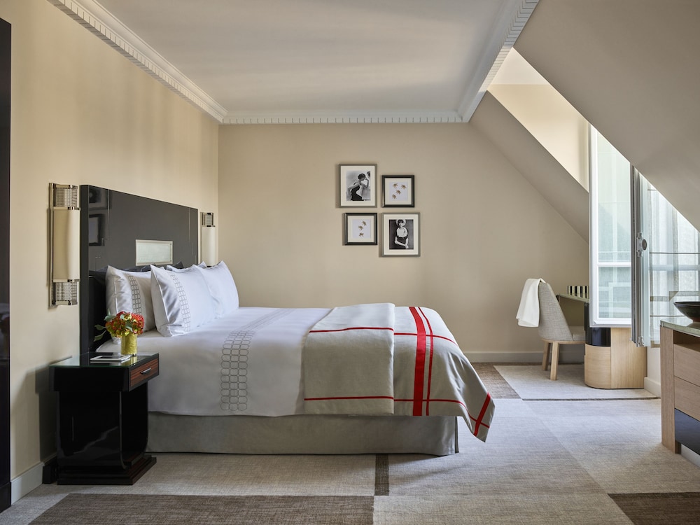 Junior Suite Deluxe del hotel Plaza Athénée - Dorchester Collection. Foto 1