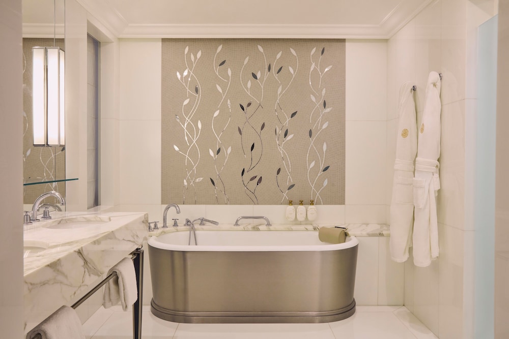 Junior Suite Prestige del hotel Plaza Athénée - Dorchester Collection. Foto 4