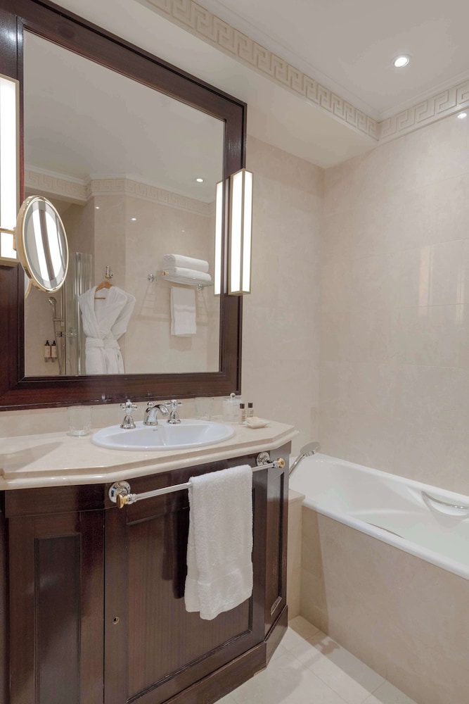Habitación superior del hotel Napoleon. Foto 6