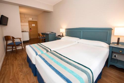 Estudio con 2 camas individuales - No fumadores del hotel Estudios Aránzazu. Foto 1