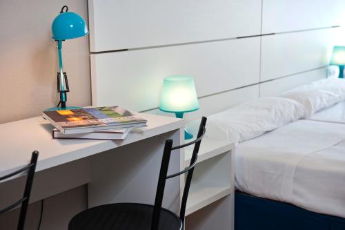 Estudio con 2 camas individuales - No fumadores del hotel Estudios Aránzazu. Foto 4