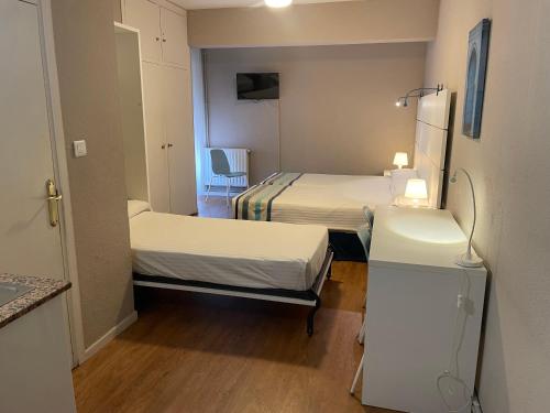 Estudio Triple Estándar del hotel Estudios Aránzazu. Foto 1