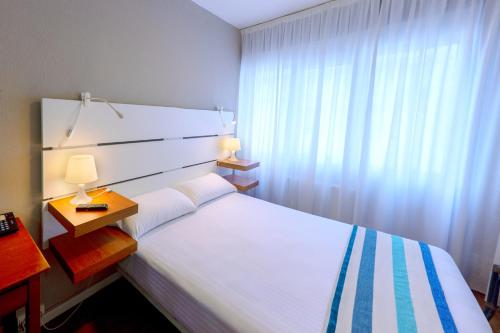 Estudio con cama grande - No fumadores del hotel Estudios Aránzazu. Foto 10