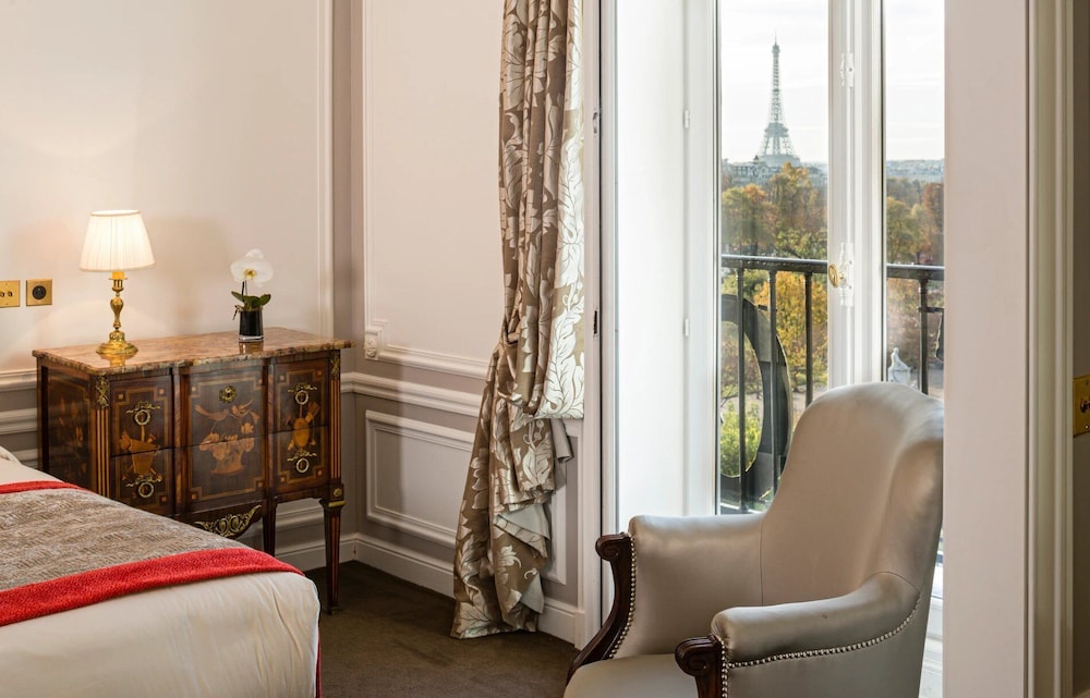 Suite junior (Eiffel Tower) del hotel Regina Louvre. Foto 5
