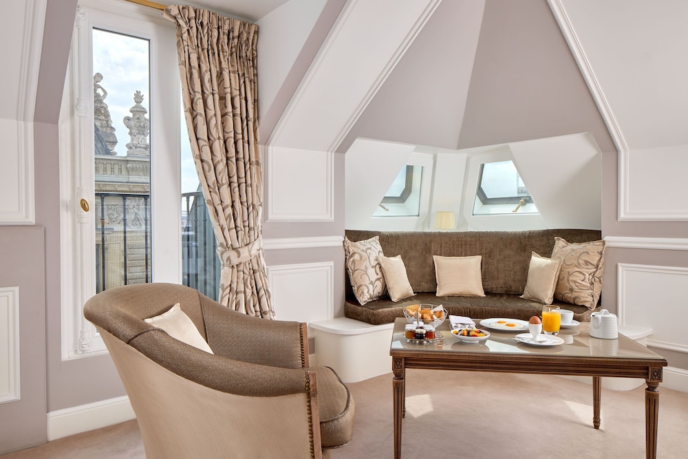 Suite junior (Eiffel Tower) del hotel Regina Louvre. Foto 6