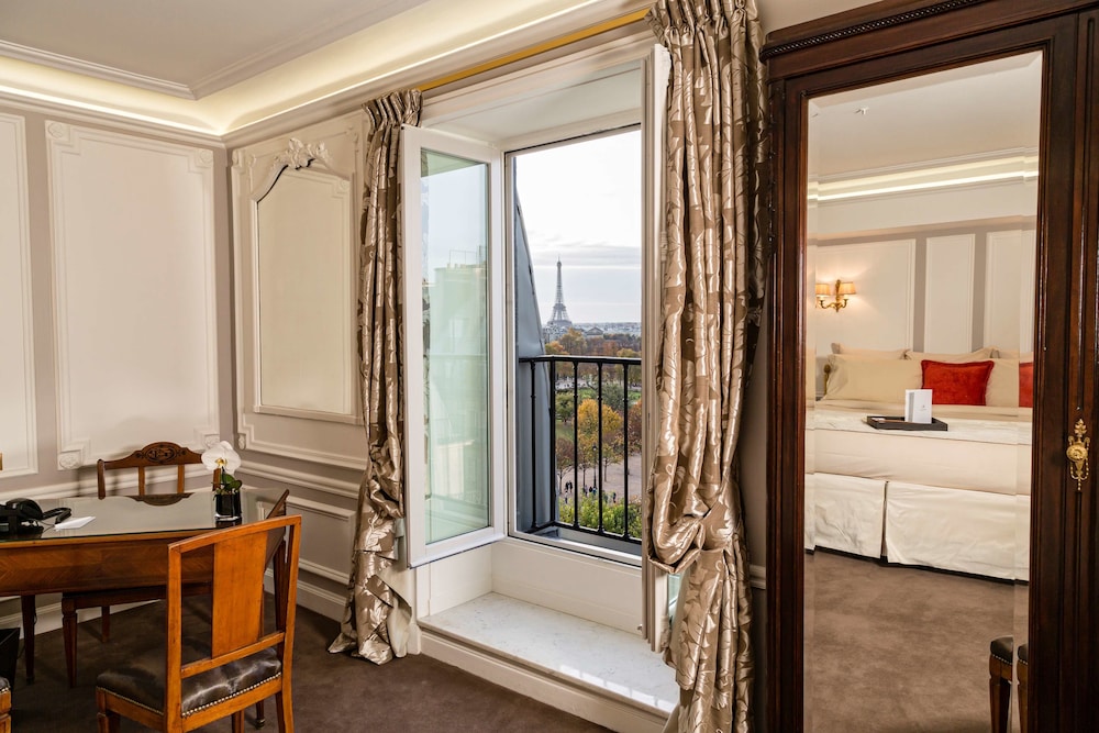 Suite junior (Eiffel Tower) del hotel Regina Louvre. Foto 9