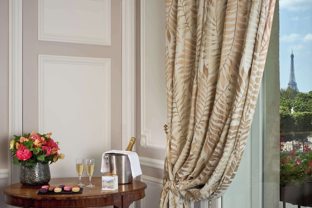 Suite junior (Eiffel Tower) del hotel Regina Louvre. Foto 10
