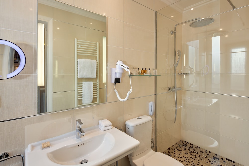 Habitación (Prestige) del hotel Regina Louvre. Foto 13