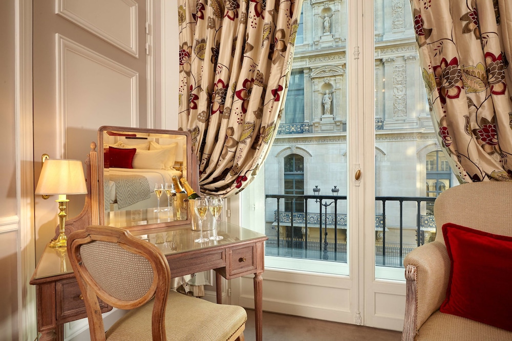 Habitación, en una planta alta (Prestige, Louvre) del hotel Regina Louvre. Foto 8