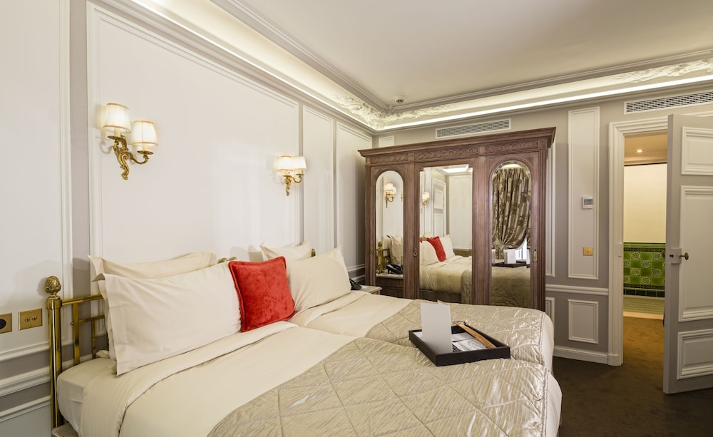 Habitación (Louvre Prestige) del hotel Regina Louvre. Foto 1