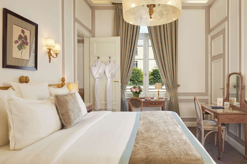 Habitación Deluxe del hotel Regina Louvre
