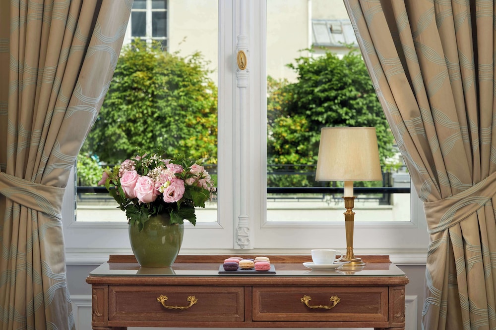 Habitación Deluxe del hotel Regina Louvre. Foto 4