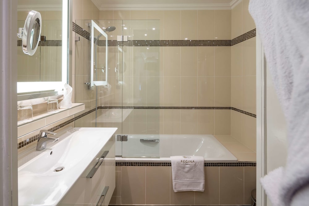 Habitación Deluxe del hotel Regina Louvre. Foto 6