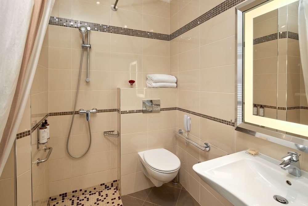 Habitación Deluxe del hotel Regina Louvre. Foto 7