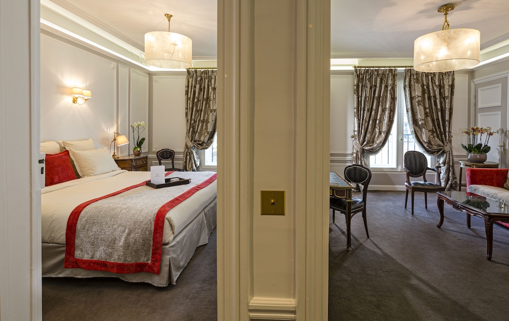 Suite (Eiffel Tower) del hotel Regina Louvre. Foto 9