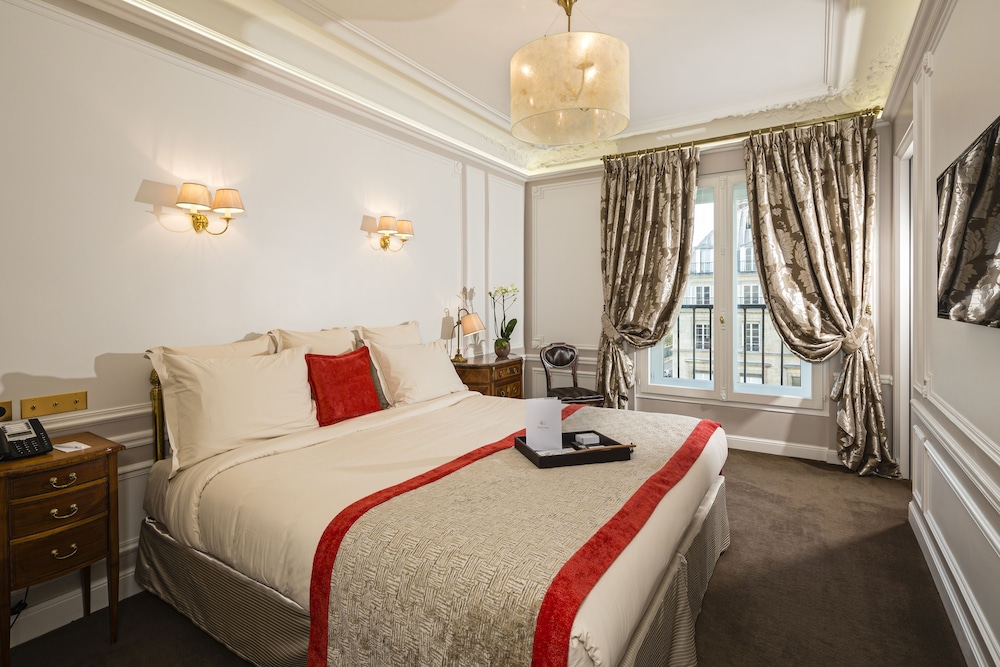 Suite (Eiffel Tower) del hotel Regina Louvre. Foto 10