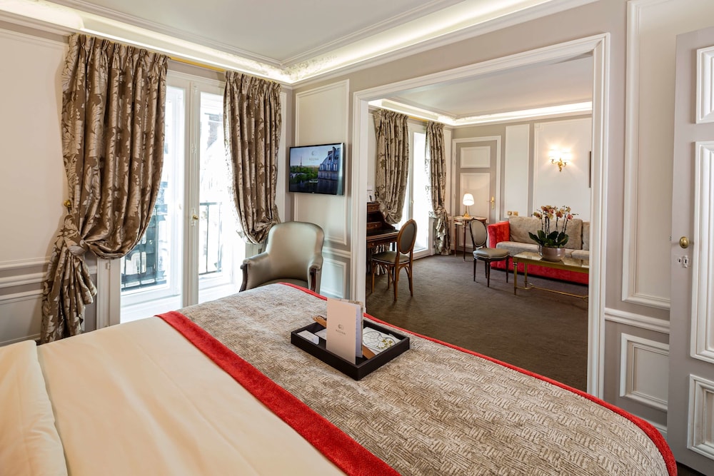 Suite (Eiffel Tower) del hotel Regina Louvre. Foto 13