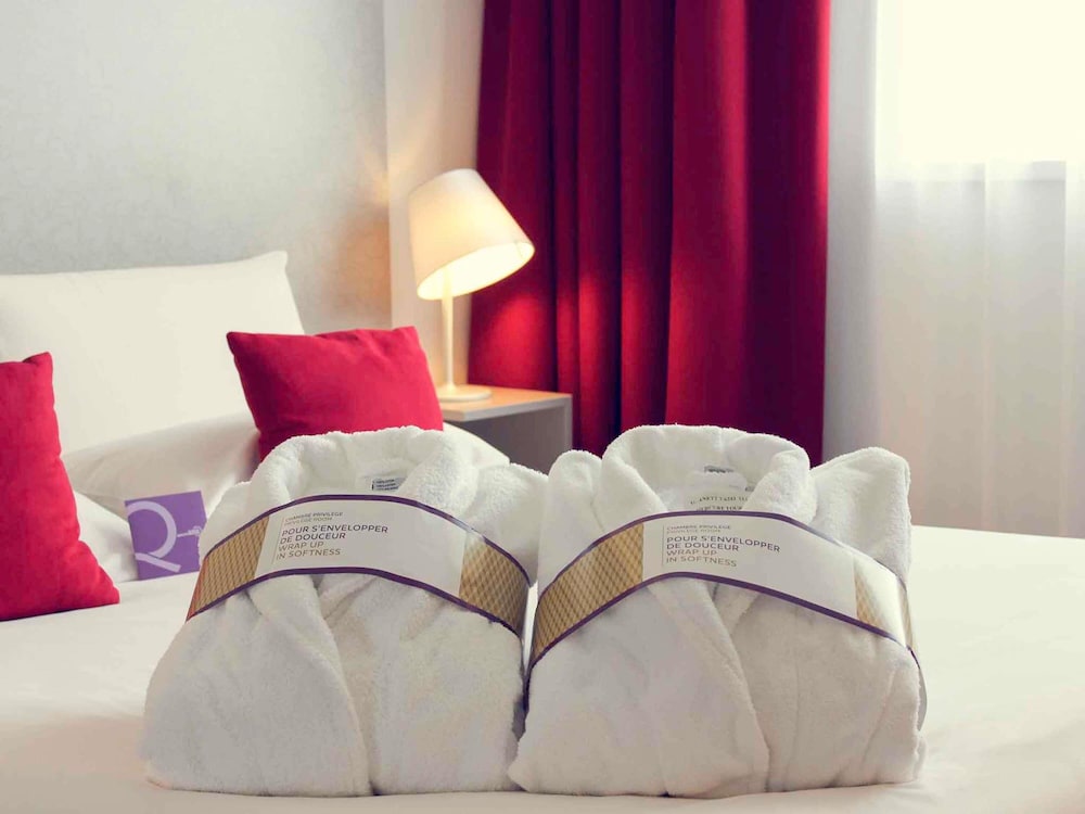 Habitación Privilegio - 1 cama doble del hotel Mercure Paris La Defense. Foto 2
