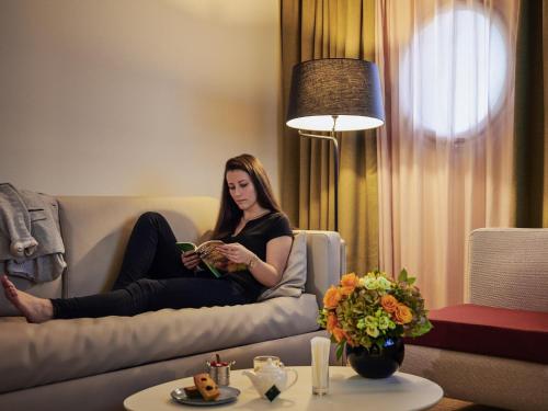 Suite con 1 cama doble del hotel Mercure Paris La Defense. Foto 8
