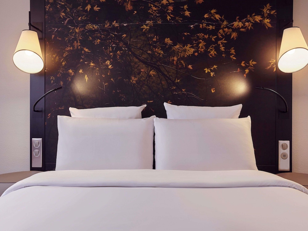 Habitación Clásica - 1 cama doble del hotel Mercure Paris La Defense. Foto 8