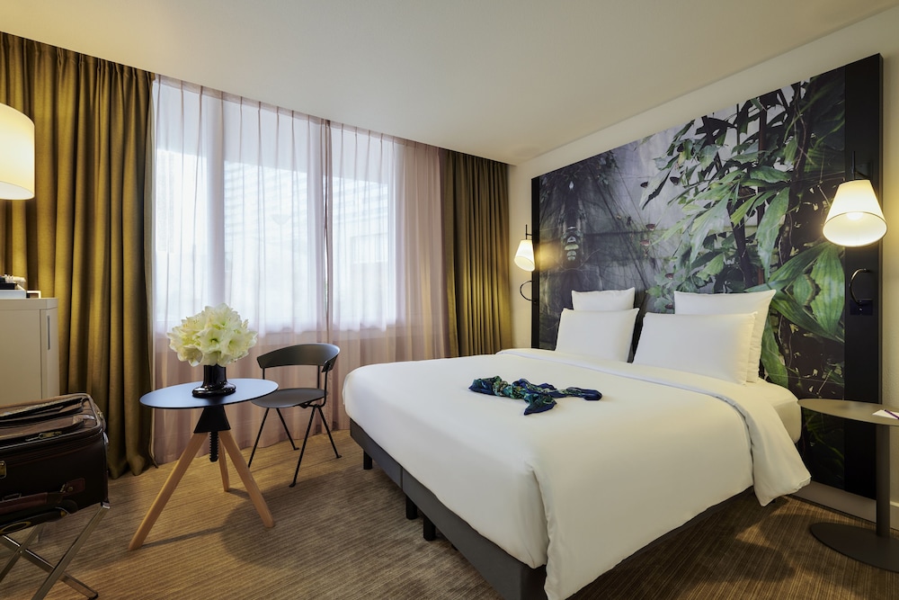 Habitación Privilegio - 1 cama doble del hotel Mercure Paris La Defense. Foto 4