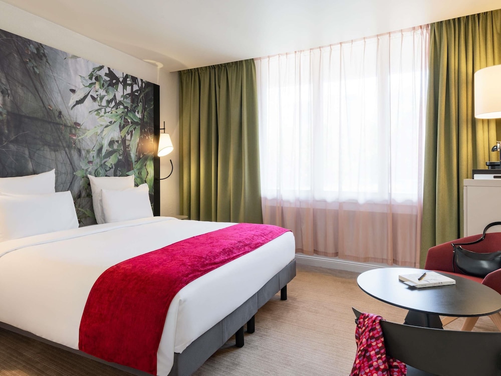 Suite - 1 cama doble del hotel Mercure Paris La Defense. Foto 2
