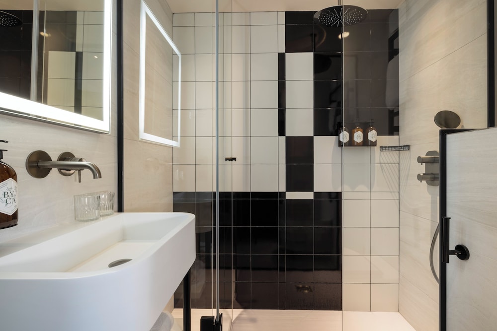 Habitación Clásica del hotel Raspail Montparnasse. Foto 5