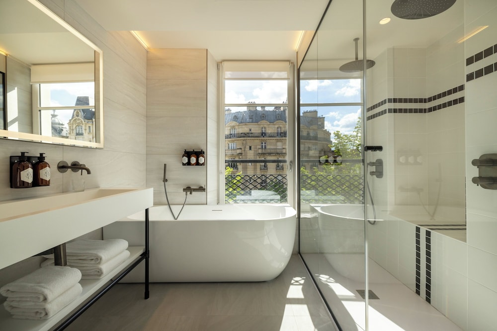 Suite Junior - Vistas a la Torre Eiffel del hotel Raspail Montparnasse. Foto 6
