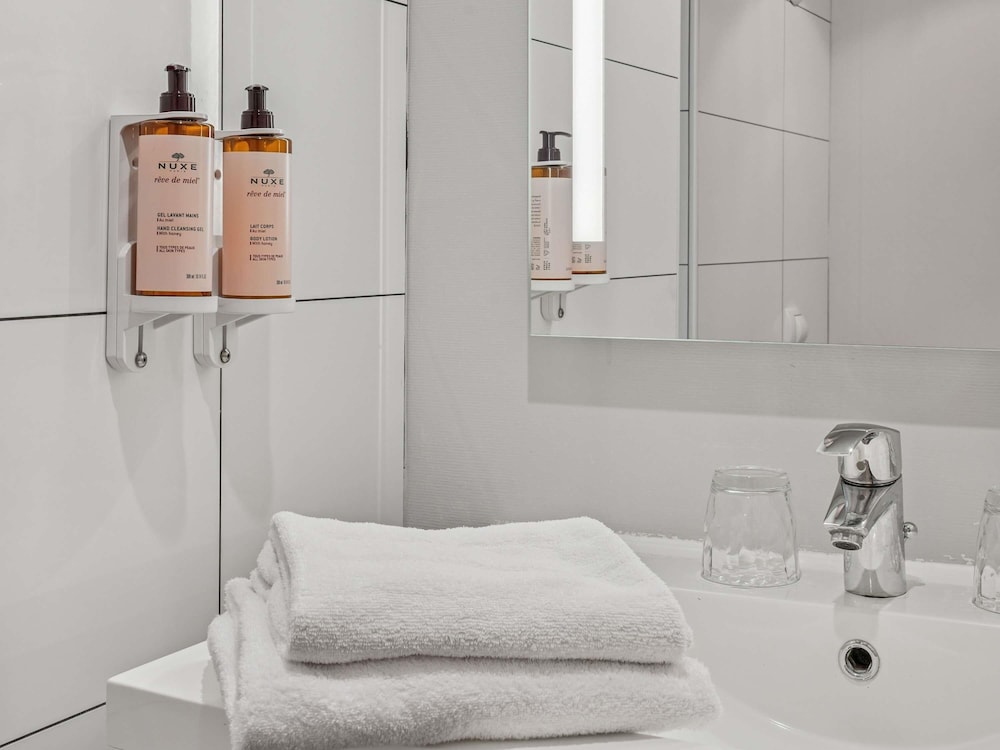 Habitación Privilege con camas individuales del hotel Mercure Paris Porte D'orléans. Foto 3