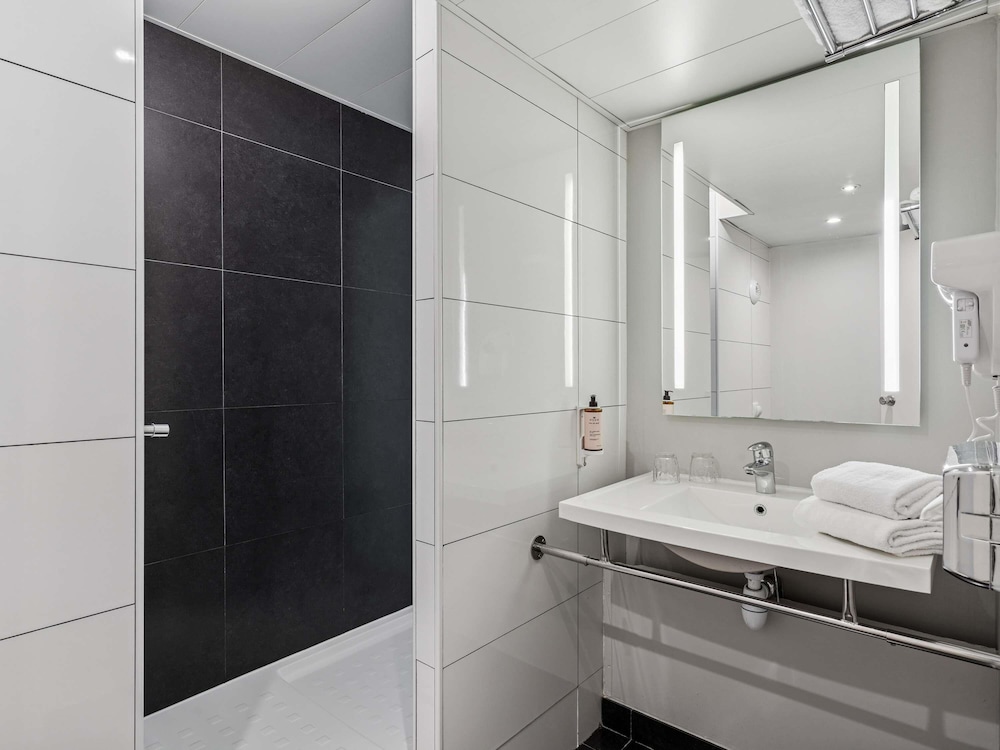 Habitación Privilege con 1 cama doble del hotel Mercure Paris Porte D'orléans. Foto 6