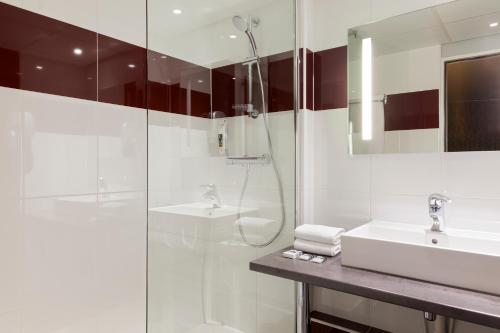 Habitación Doble Clásica del hotel Mercure Paris 19 Philharmonie La Villette. Foto 5