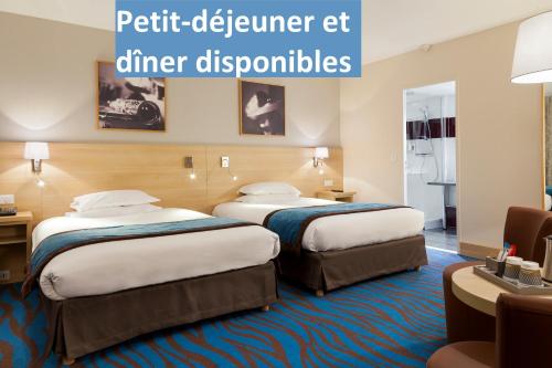 Habitación Doble Clásica con 2 camas dobles del hotel Mercure Paris 19 Philharmonie La Villette. Foto 8