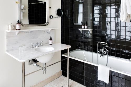 Suite Junior del hotel Rochechouart - Orso Hotels. Foto 2