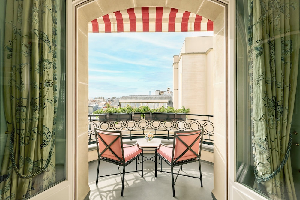Habitación Prestige con balcón del hotel Le Bristol Paris - An Oetker Collection. Foto 4
