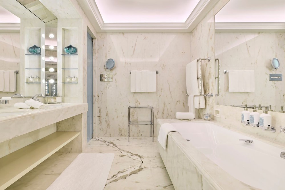 Suite Azur del hotel Le Bristol Paris - An Oetker Collection. Foto 6
