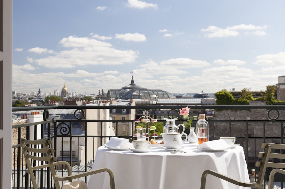 Suite Luna de miel del hotel Le Bristol Paris - An Oetker Collection